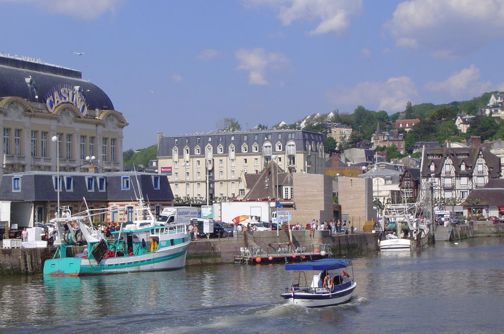 Sowell Hotels Le Beach Trouville-sur-Mer Ngoại thất bức ảnh
